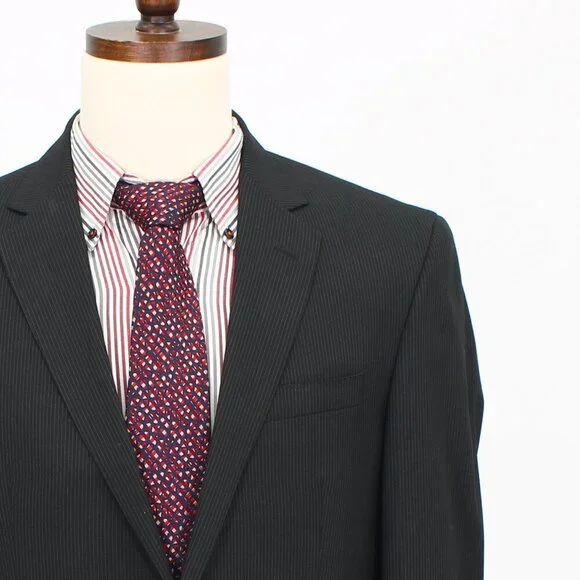 Kenneth Cole 40R 34x28 Black Striped 2-Button Suit R807